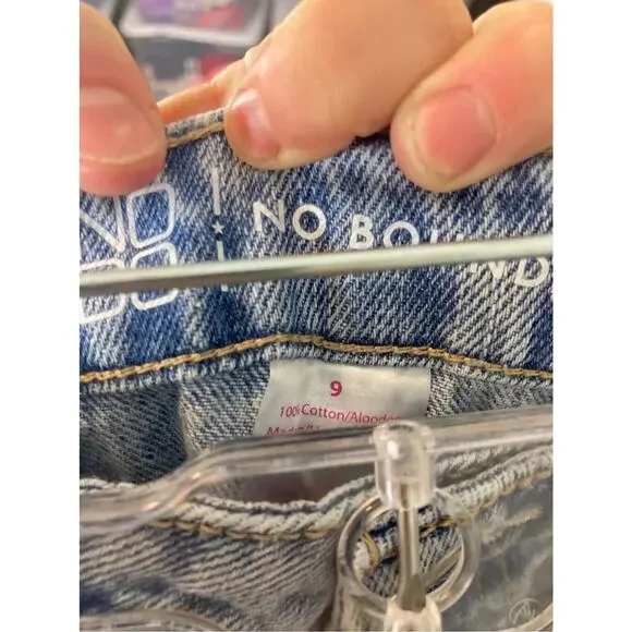 NWT Slim Straight High Rise Sz 9 Mom No Boundaries Light Wash Cotton Jeans - Picture 3 of 5